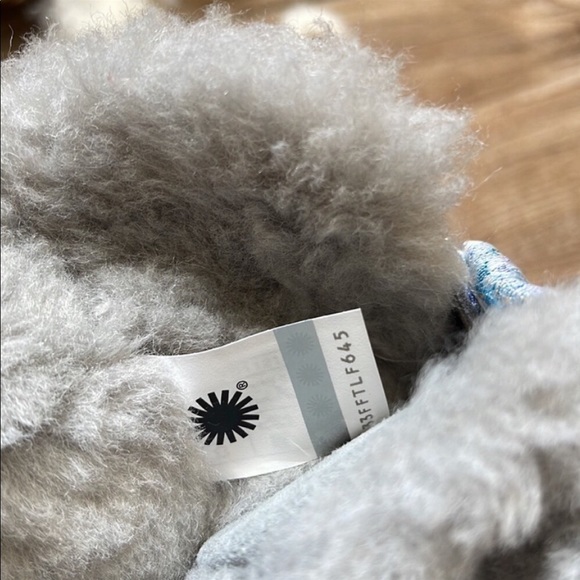 🌿UGG BAILEY BOW ABSTRACT SPLATTER BOOTS🌿 - Picture 9 of 15